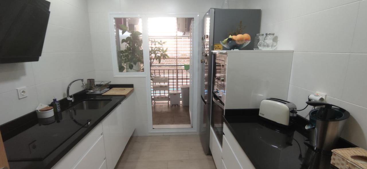 Se Alquila Habitacion Muy Luminosa Con Bano Privado En Apartamento Compartido Rincon de la Victoria Ngoại thất bức ảnh